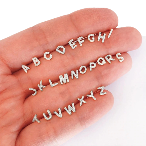 Image of זוג עגילי אות זירקונים כסף 925