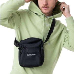 תיק צד קלווין קליין - CALVIN KLEIN דגם K50K508709 BAX